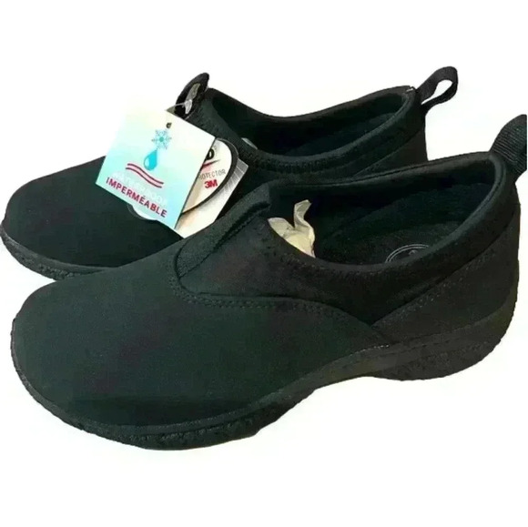 NWT - Propet Madi Slip On Shoe - Women's Size 6 N, Black - Picture 1 of 2